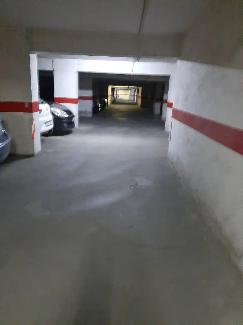 Parkplatz von Garage zur Miete in Valencia