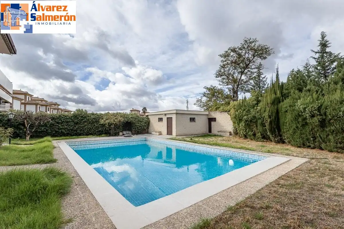 Casa con terrazza in vendita a Avenida HUETOR VEGA, imagen 3