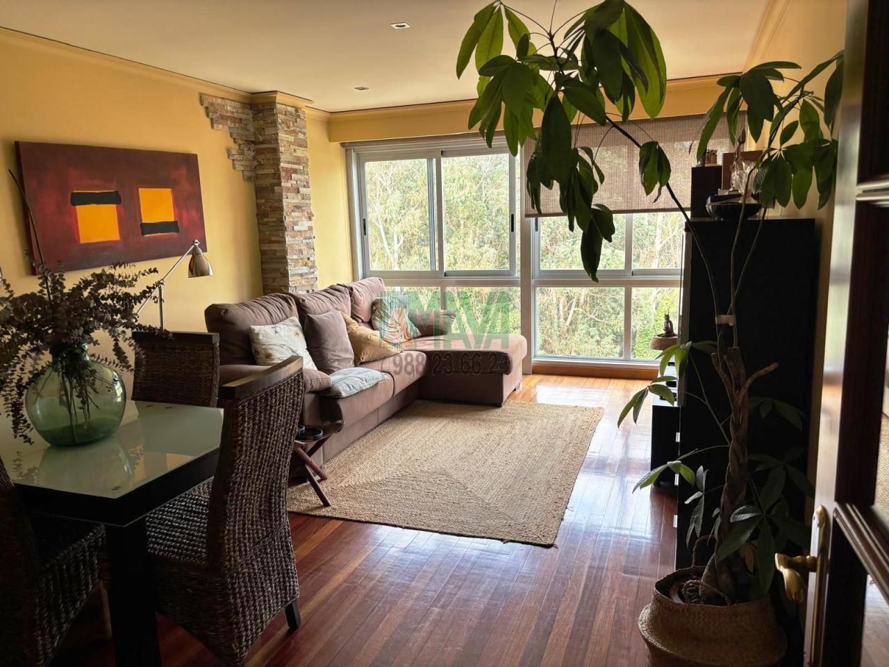 Sala de estar de Piso en venta en Ourense Capital  con Calefacción y Balcón