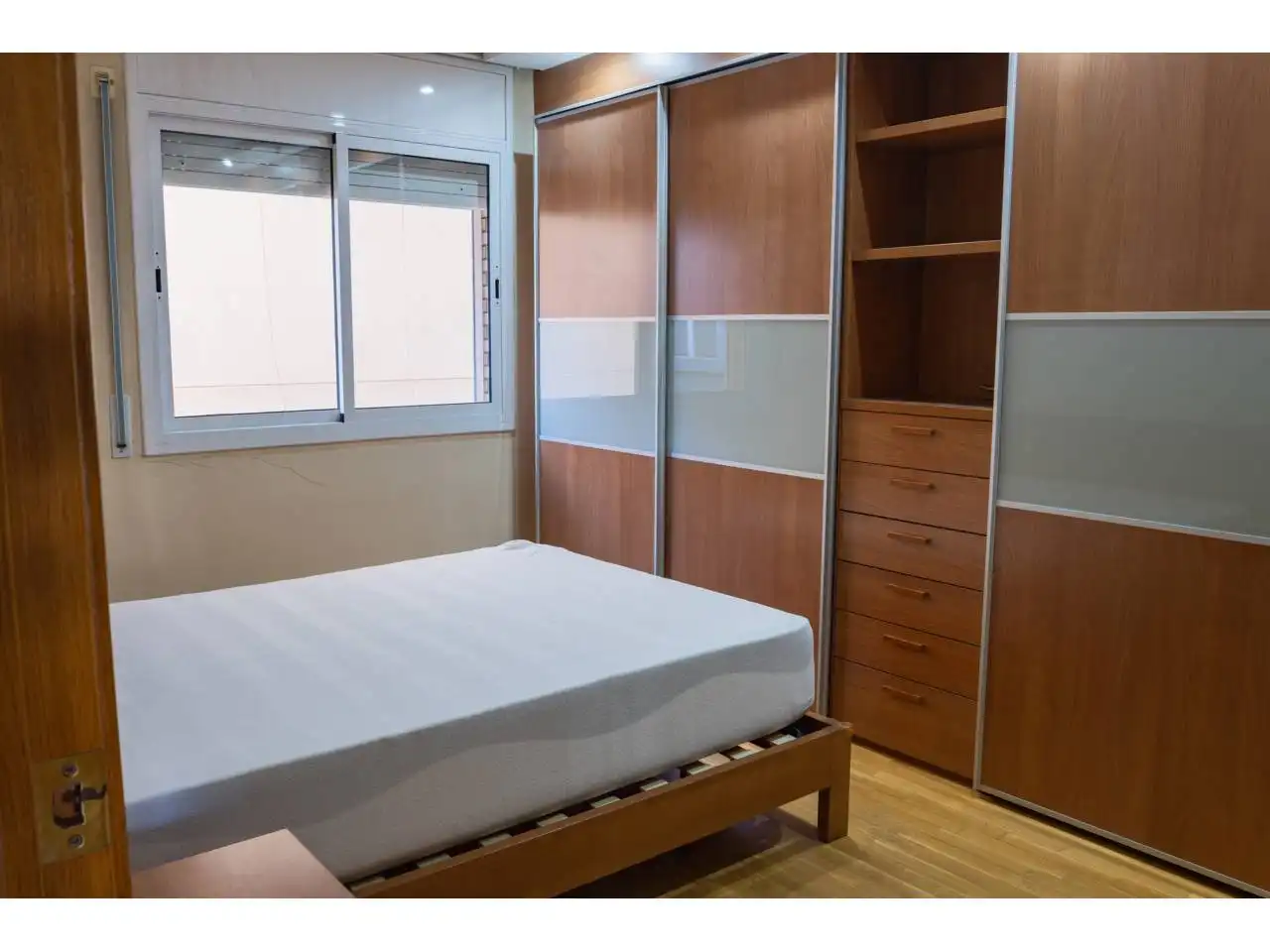 Piso con ascensor en venta en Calle Vallparadís, imagen 13