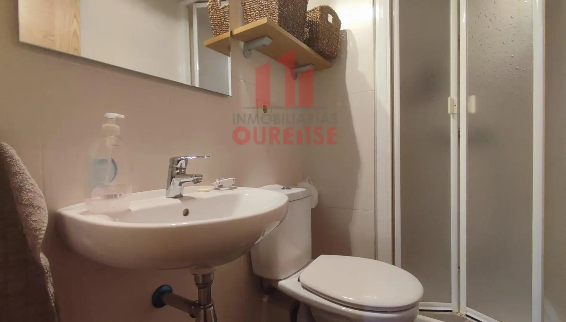 Badezimmer von Wohnung zur Miete in Ourense Capital  mit Heizung und Möbliert