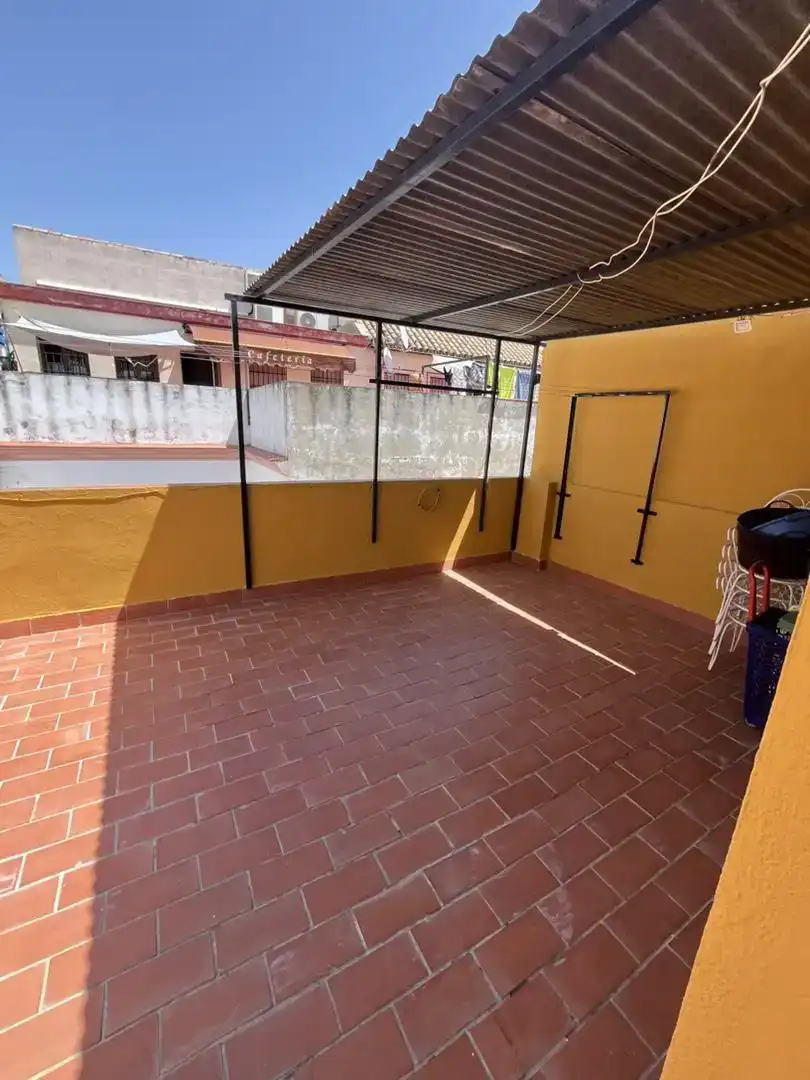 Terrassa de Casa adosada en venda en La Algaba amb Aire condicionat i Balcó