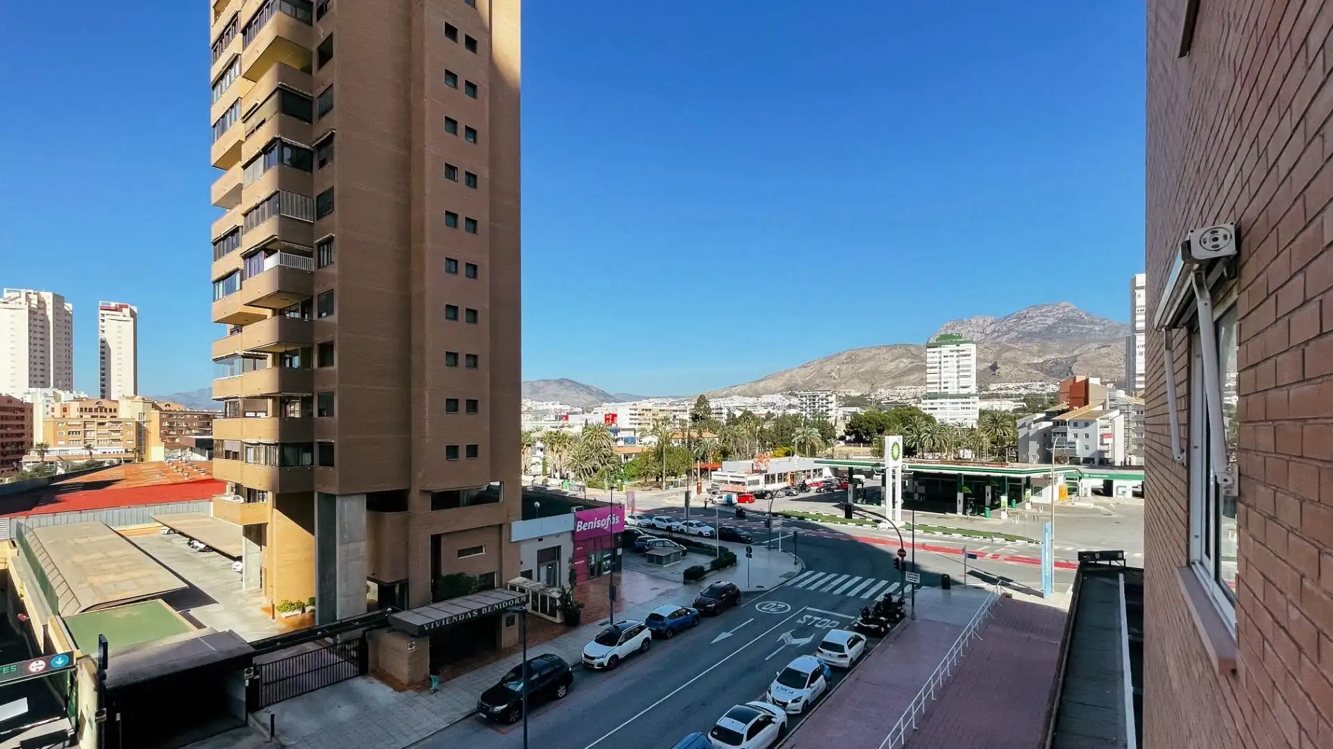 Vista exterior de Pis en venda en Benidorm amb Aire condicionat, Jardí privat i Terrassa