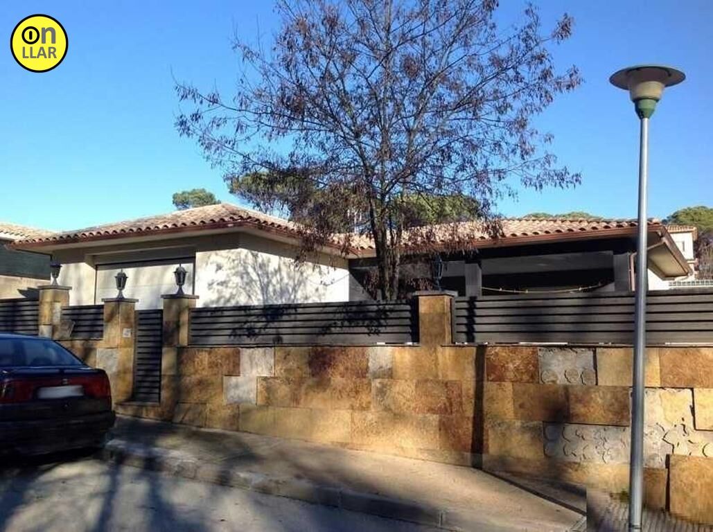 Exterior view of House or chalet for sale in Vidreres  with Private garden