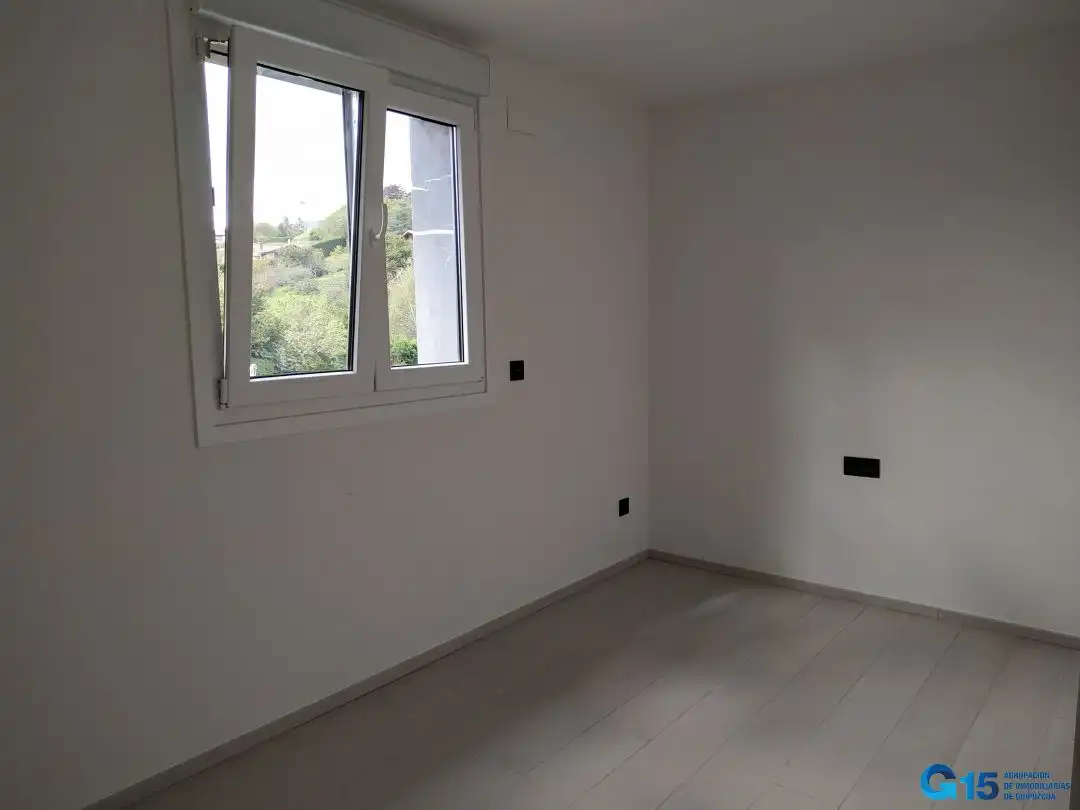 Dormitori de Casa adosada de lloguer en Usurbil, Gipuzkoa