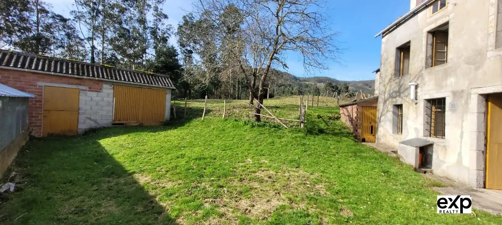 Detached homes for sale in O Valadouro    with Furnished