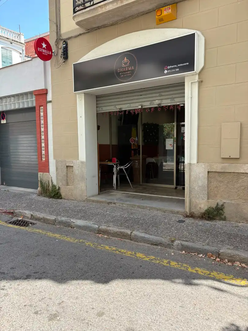 Locale commerciale in cessione a Carrer Heroïnes de Santa Bàrbara