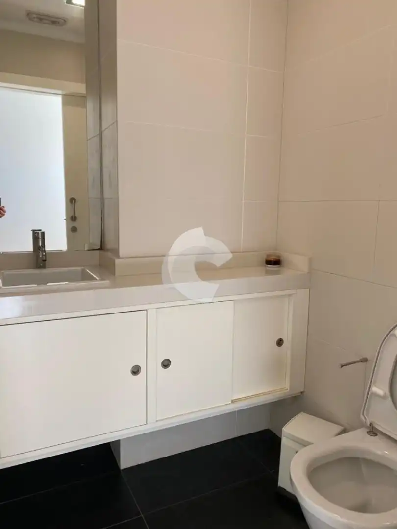 Badezimmer von Büro zum Verkauf in Oleiros