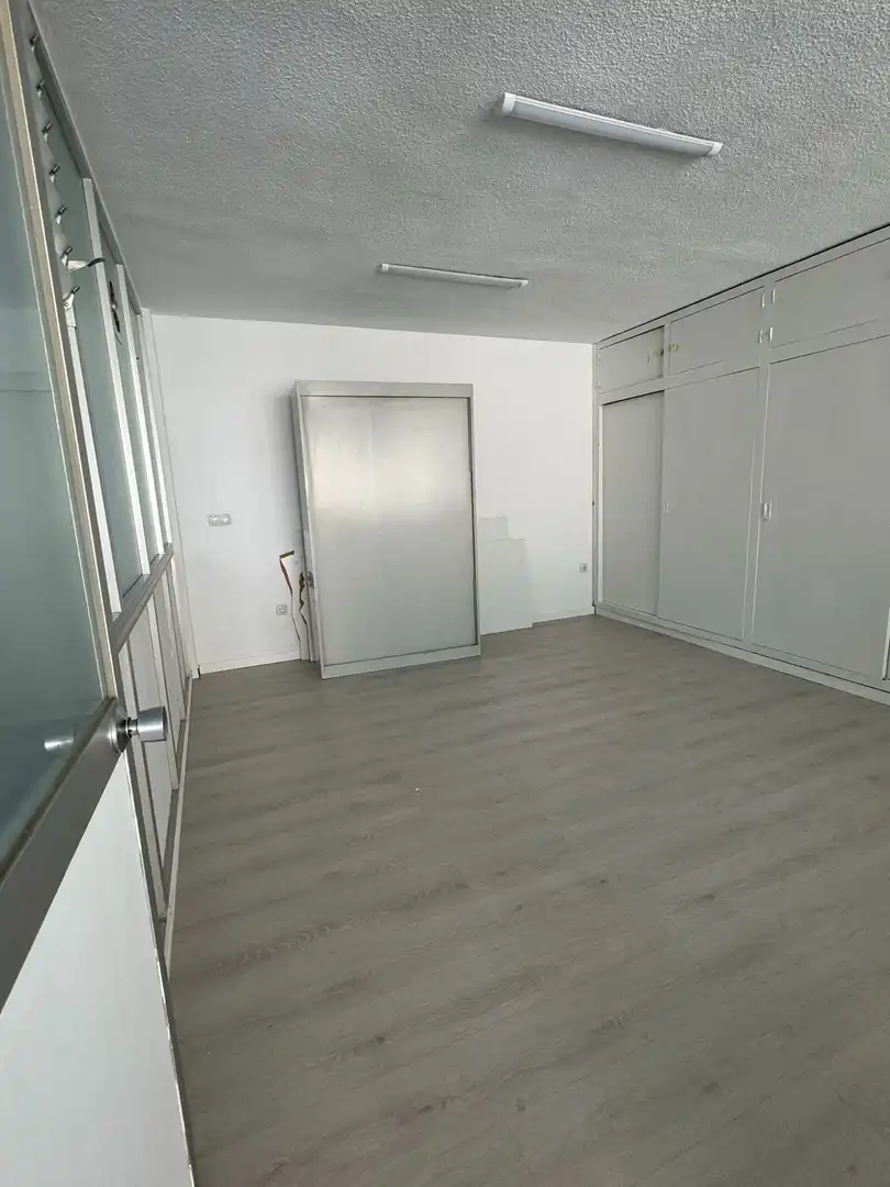 Bureau avec ascenseur à vendre à trinidad grund, imagen 13