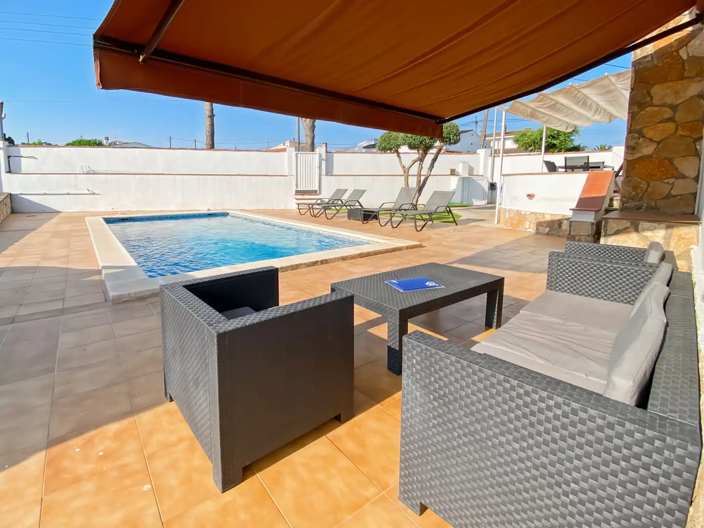 Casa con piscina en venta en Riells, imagen 2
