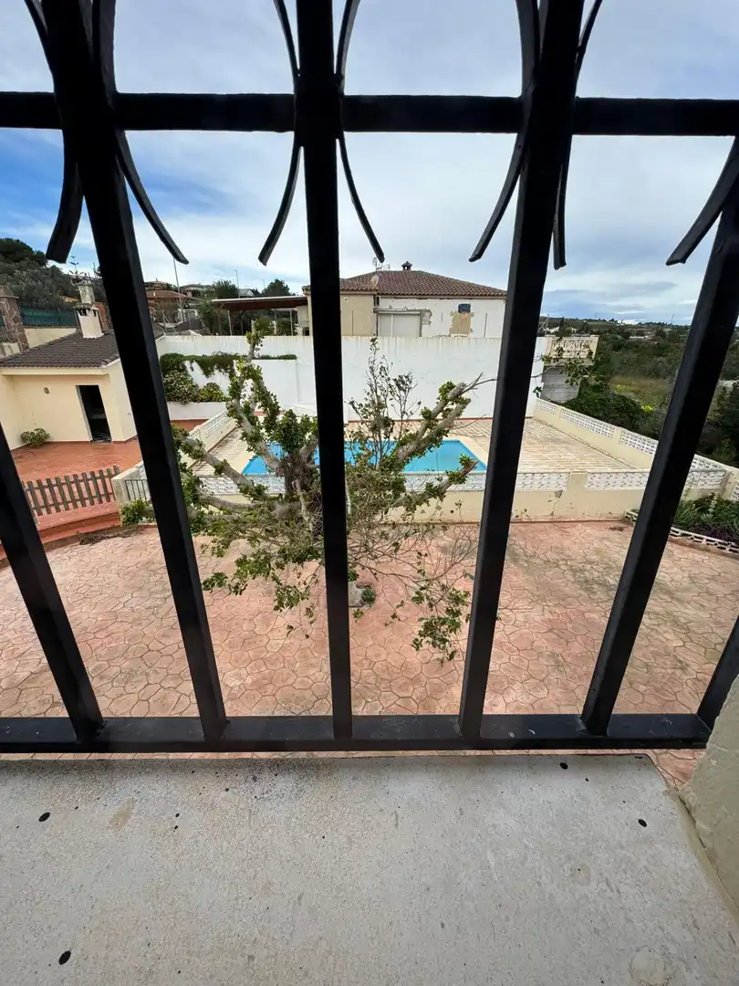 Piscina de Casa o xalet en venda en La Pobla de Vallbona amb Aire condicionat, Jardí privat i Terrassa