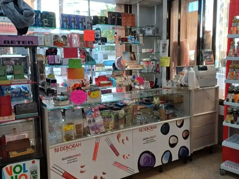 Local comercial en traspàs a Avenida Divino Maestro 5, imagen 2