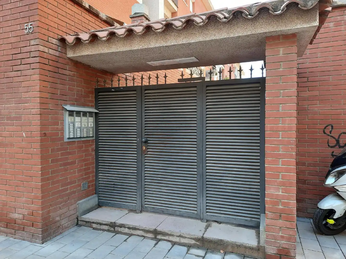 Vista exterior de Piso en venta en Barberà del Vallès con Terraza