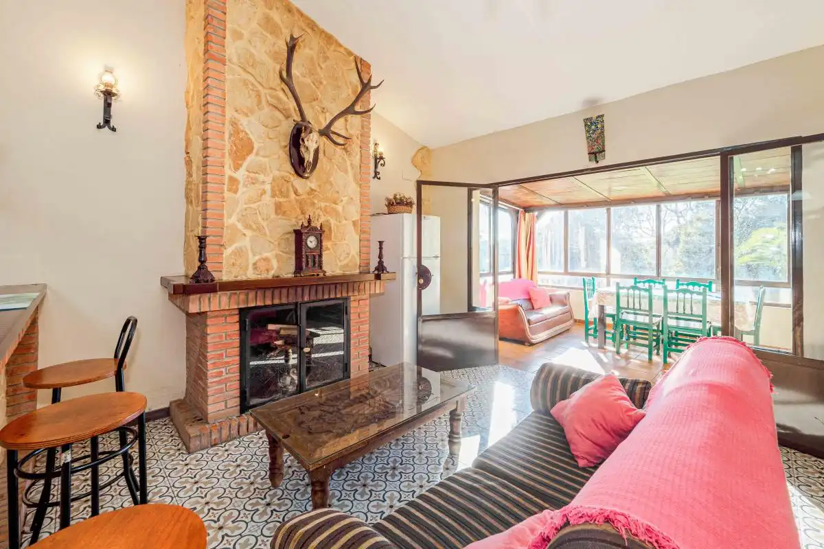 Sala de estar de Finca rústica en venta en Aracena con Aire acondicionado, Calefacción y Jardín privado