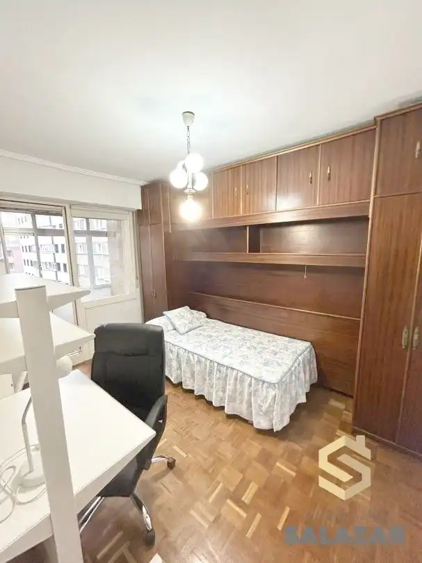 Bedroom of Flat for rent in Bilbao   with Heating, Oven and Washing machine