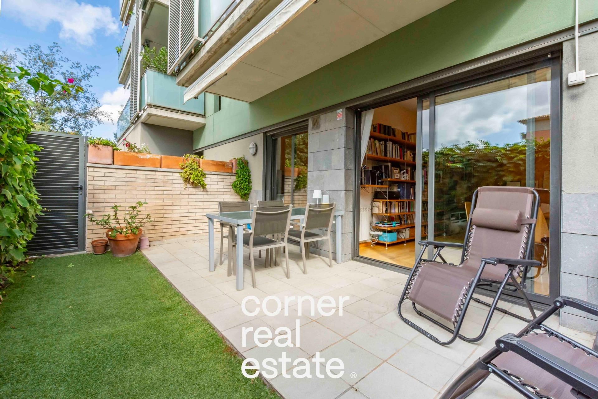 Garden of Planta baja for sale in Sant Cugat del Vallès  with Air Conditioner, Heating and Parquet flooring
