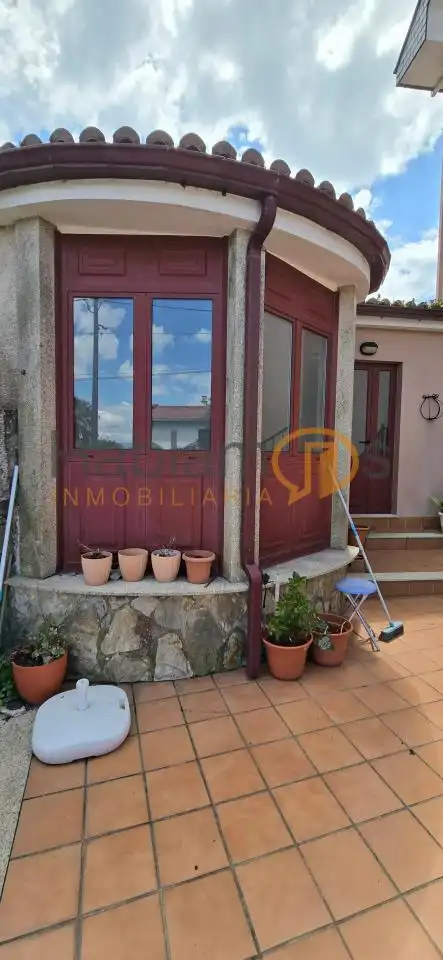 Terrassa de Casa o xalet en venda en Vilagarcía de Arousa amb Calefacció, Jardí privat i Terrassa