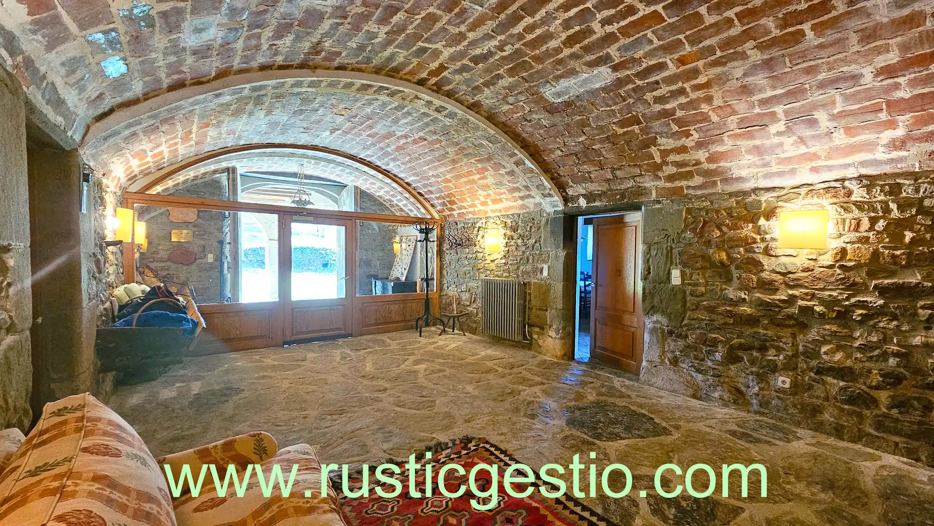 Country house zum Verkauf in La Vall d'en Bas mit Heizung, Privatgarten und Parkett
