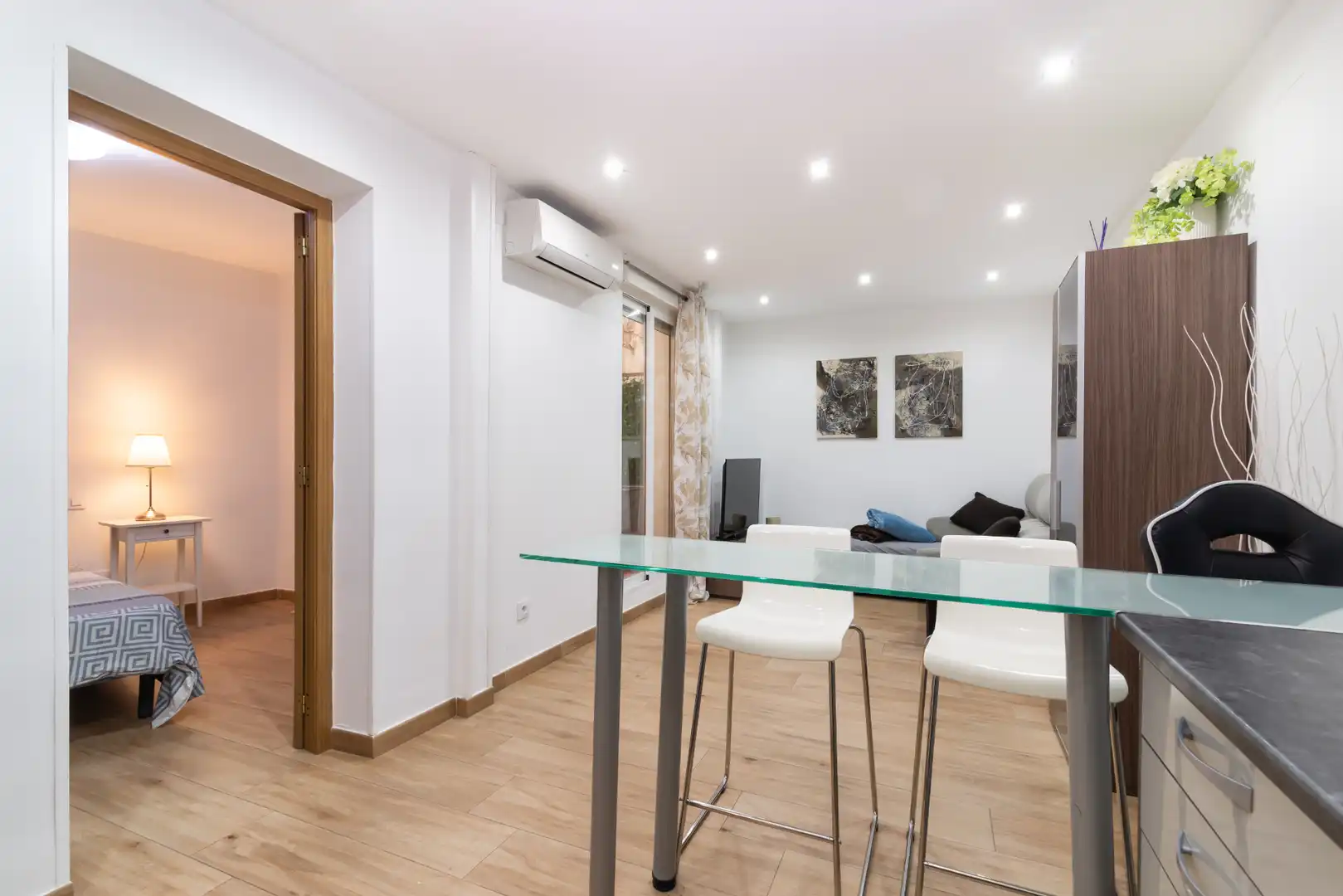 Dormitori de Apartament en venda en Madrid amb Aire condicionat, Calefacció i Moblat