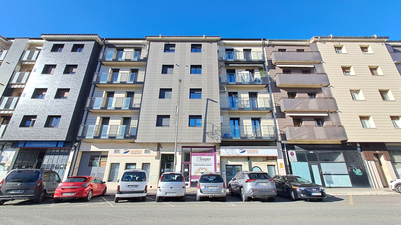 Vista exterior de Pis en venda en Estella / Lizarra amb Calefacció, Parquet i Piscina