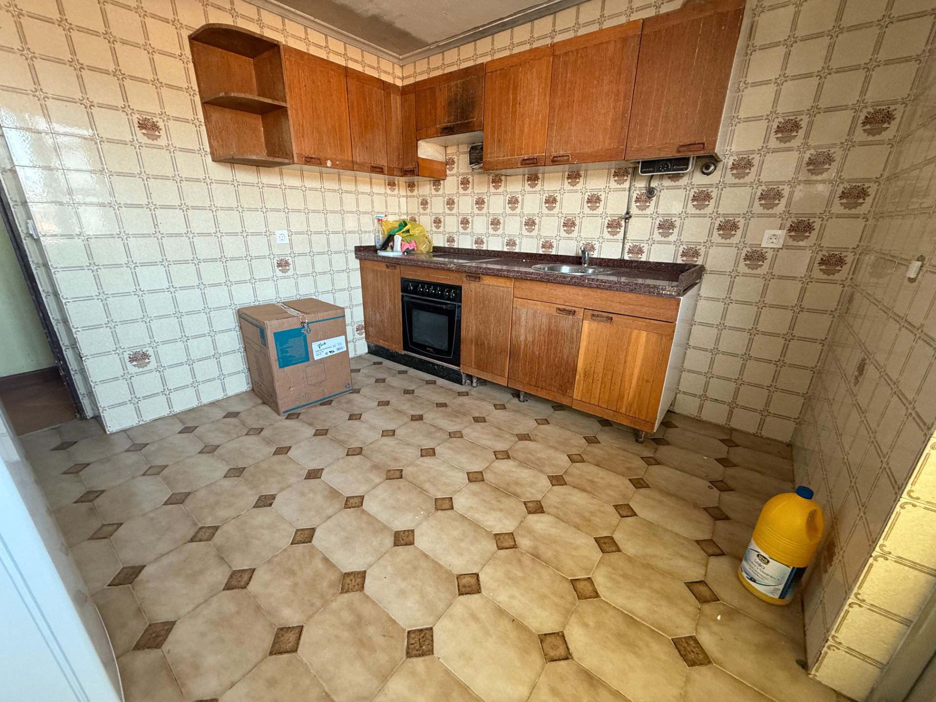 Kitchen of Flat for sale in Avilés  with Washing machine and Balcony