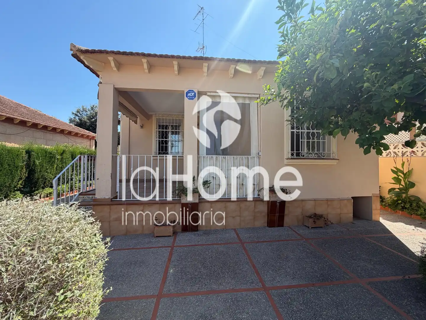 Vista exterior de Casa o chalet en venta en Paterna con Aire acondicionado, Jardín privado y Terraza