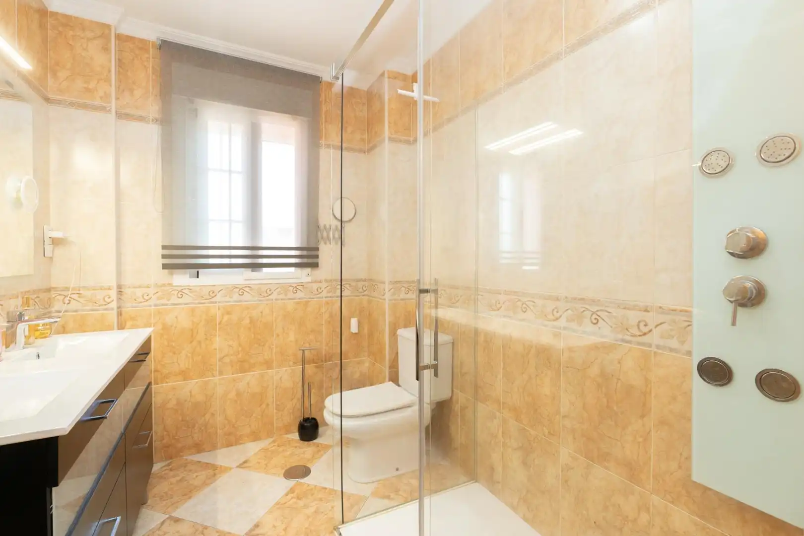 Bathroom of Houses for sale in Motril  with Air Conditioner, Terrace and Storage room