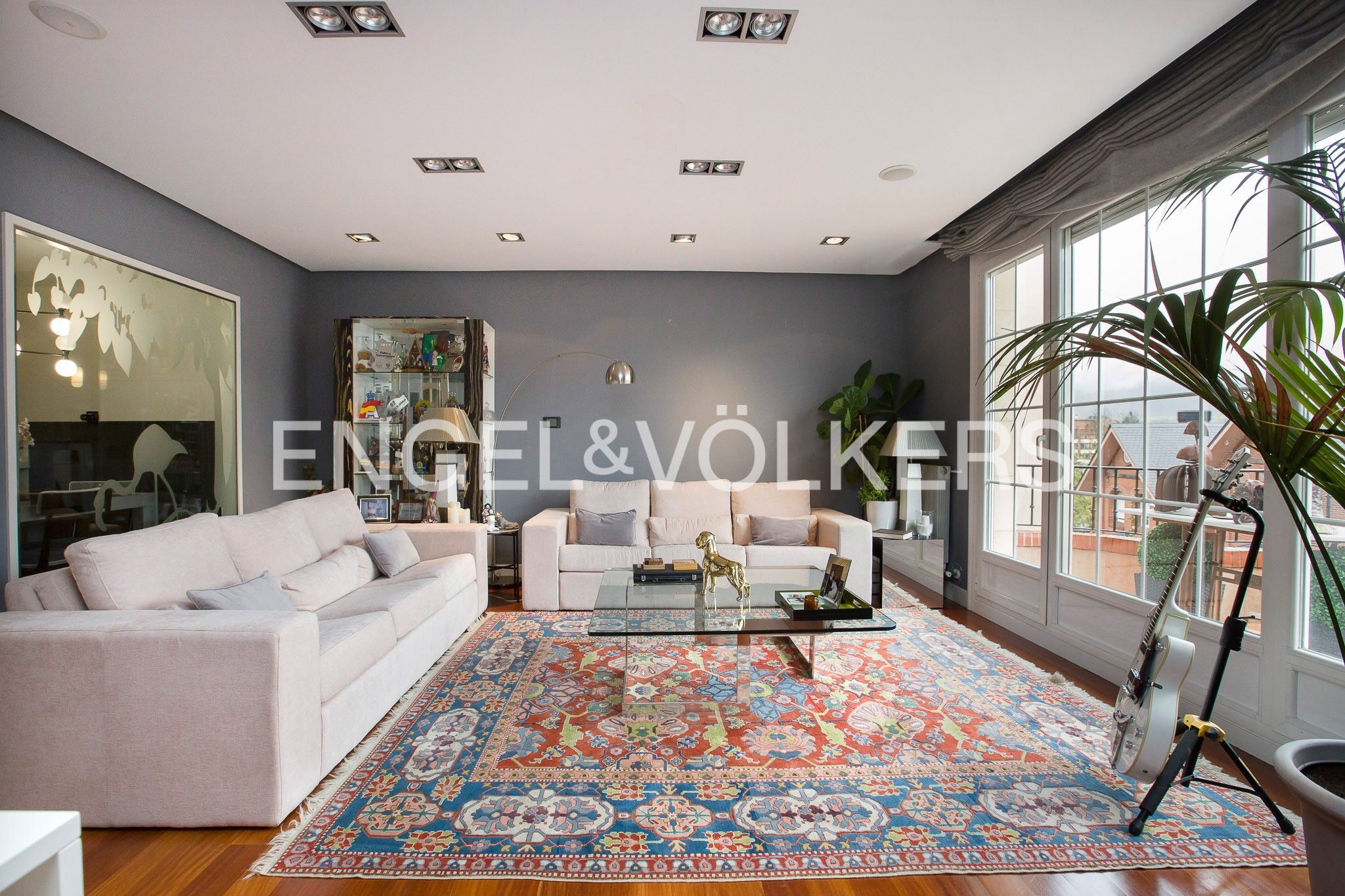 Sala d'estar de Casa o xalet en venda en Durango amb Aire condicionat, Calefacció i Jardí privat