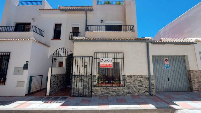 Casa-chalet en Venta en Albondón
