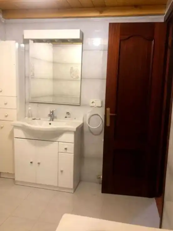 Bany de Casa o xalet en venda en Arenas de Iguña amb Calefacció, Traster i Moblat