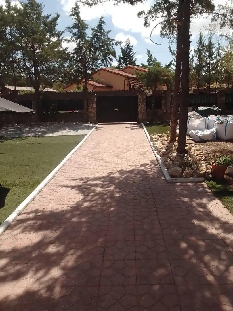 Xalet amb piscina en venda a NUEVA SIERRA AF