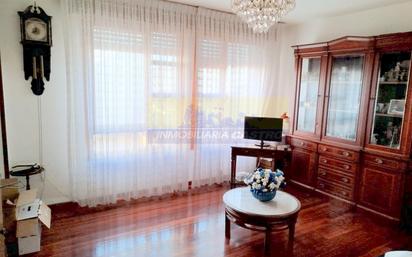 Sala d'estar de Pis en venda en Castro-Urdiales