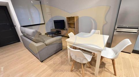 Foto 2 de Piso de alquiler en Paseo de Canalejas, San Esteban - San Cristóbal, Salamanca Capital