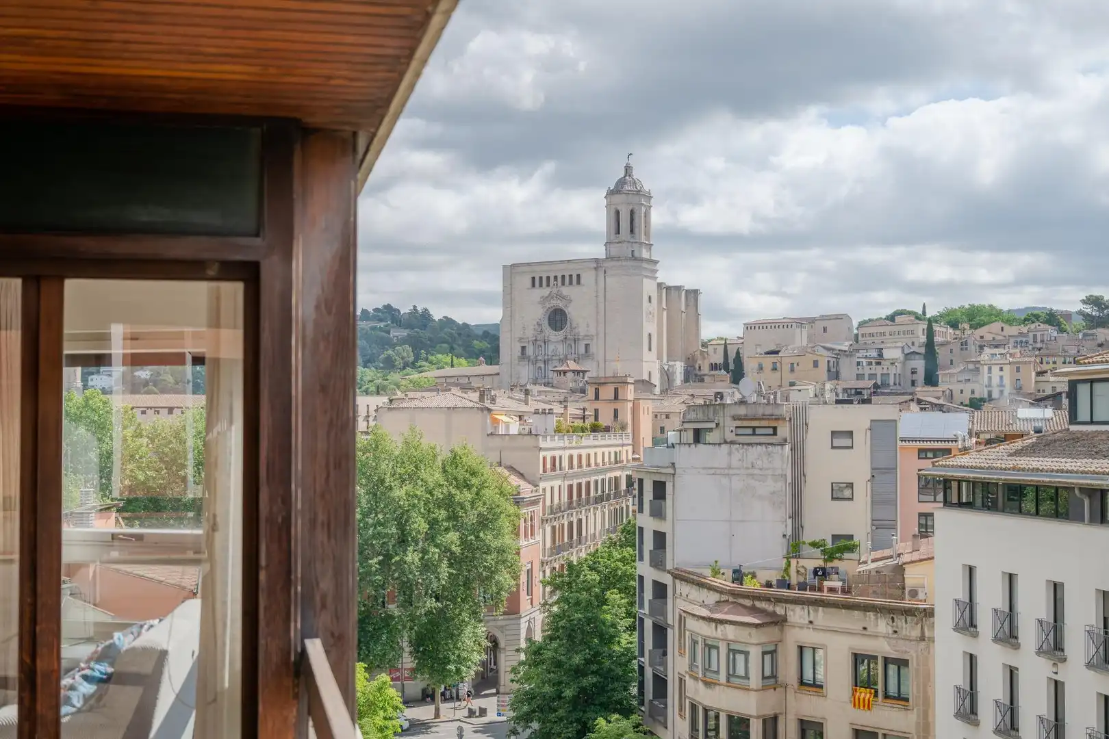 Vista exterior de Apartament de lloguer en Girona amb Calefacció, Parquet i Terrassa