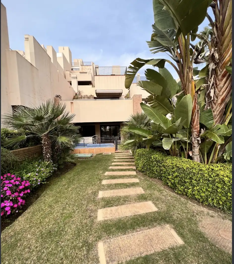 Jardí de Planta baixa en venda en Estepona amb Aire condicionat, Terrassa i Traster