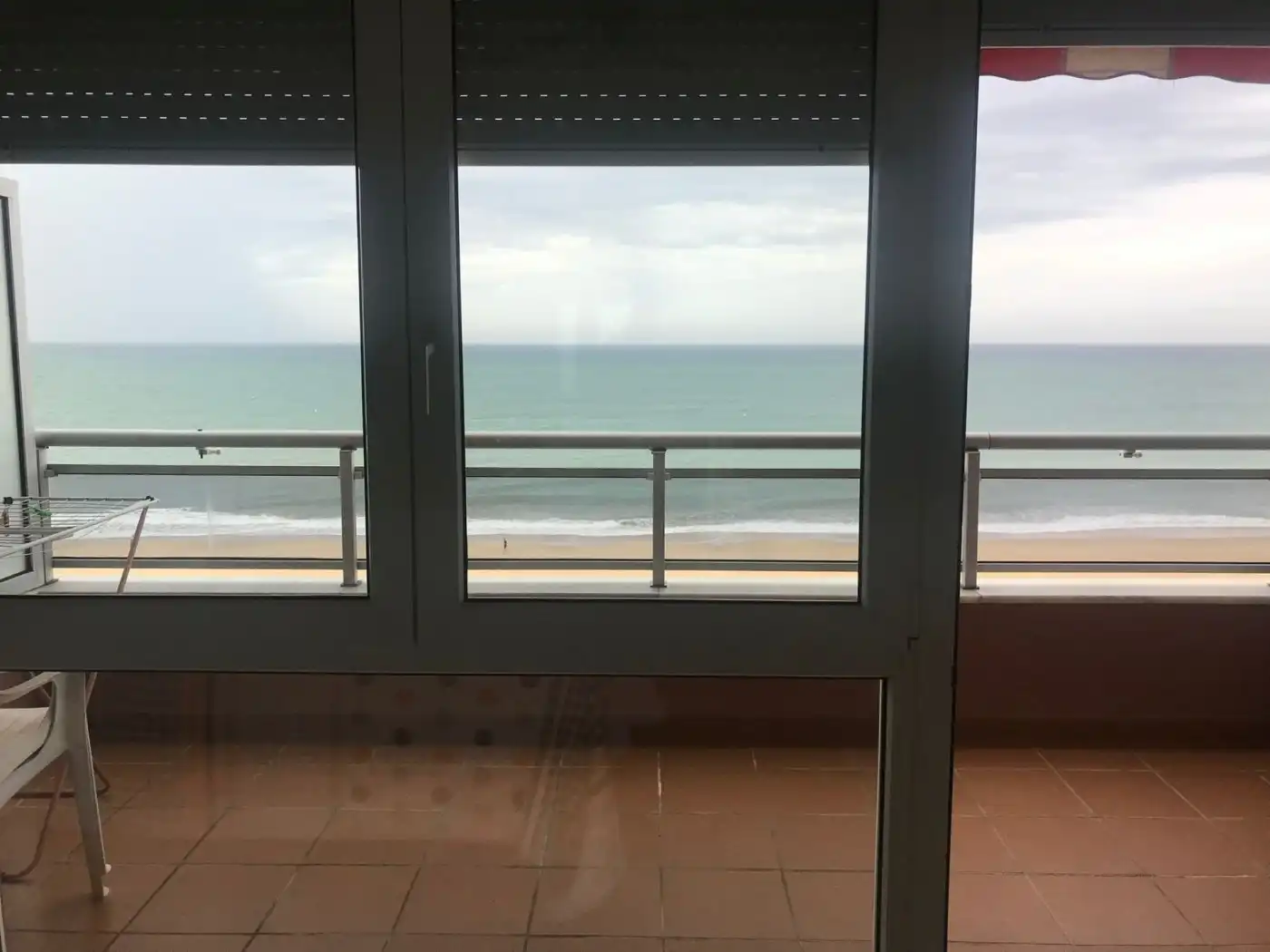 Habitación de Dúplex de alquiler en Cádiz con Terraza y Amueblado