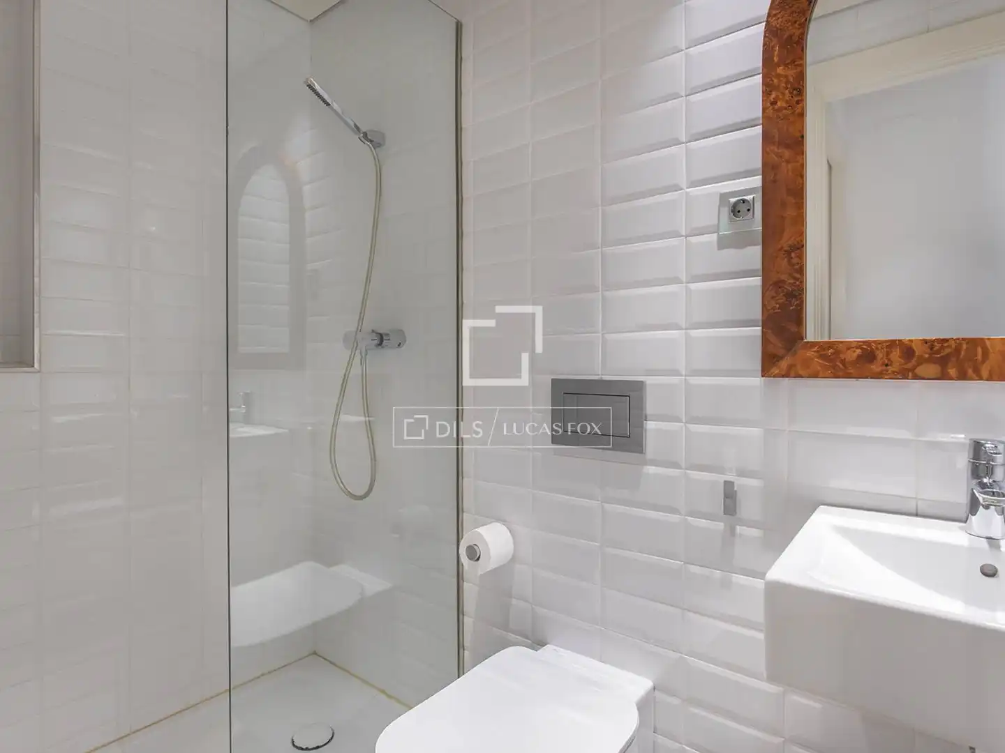 Bathroom of Houses for rent in Barcelona  with Air Conditioner, Heating and Private garden