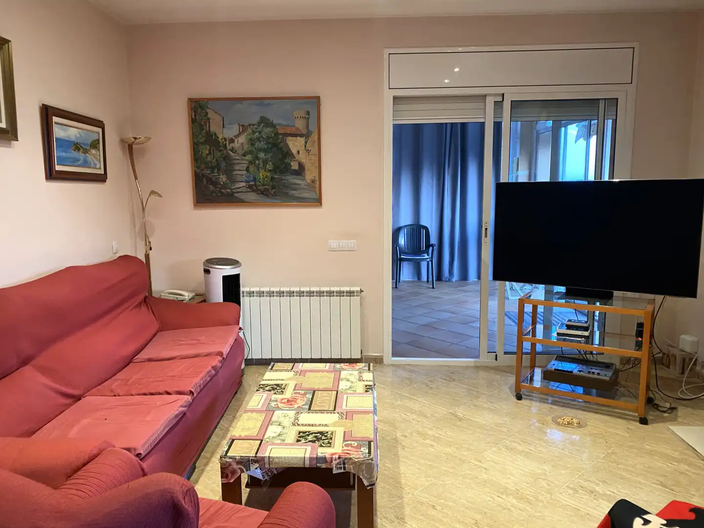 Sala d'estar de Casa o xalet en venda en Tordera amb Calefacció, Jardí privat i Terrassa
