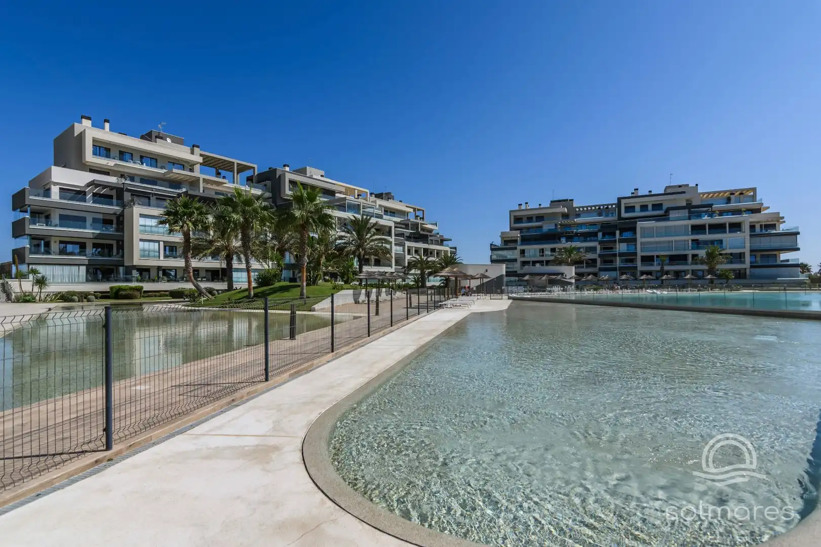Apartament amb piscina en venda a Isla Canela, imagen 3