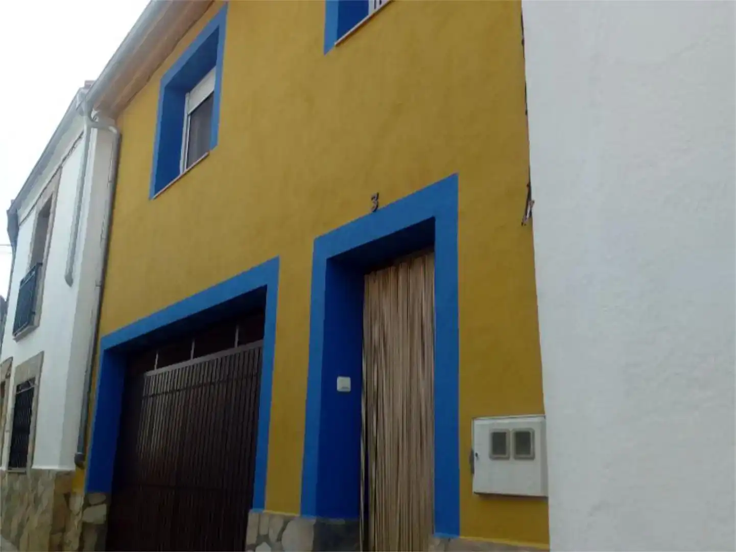 Vista exterior de Casa adosada en venda en Pedroso de Acim amb Aire condicionat