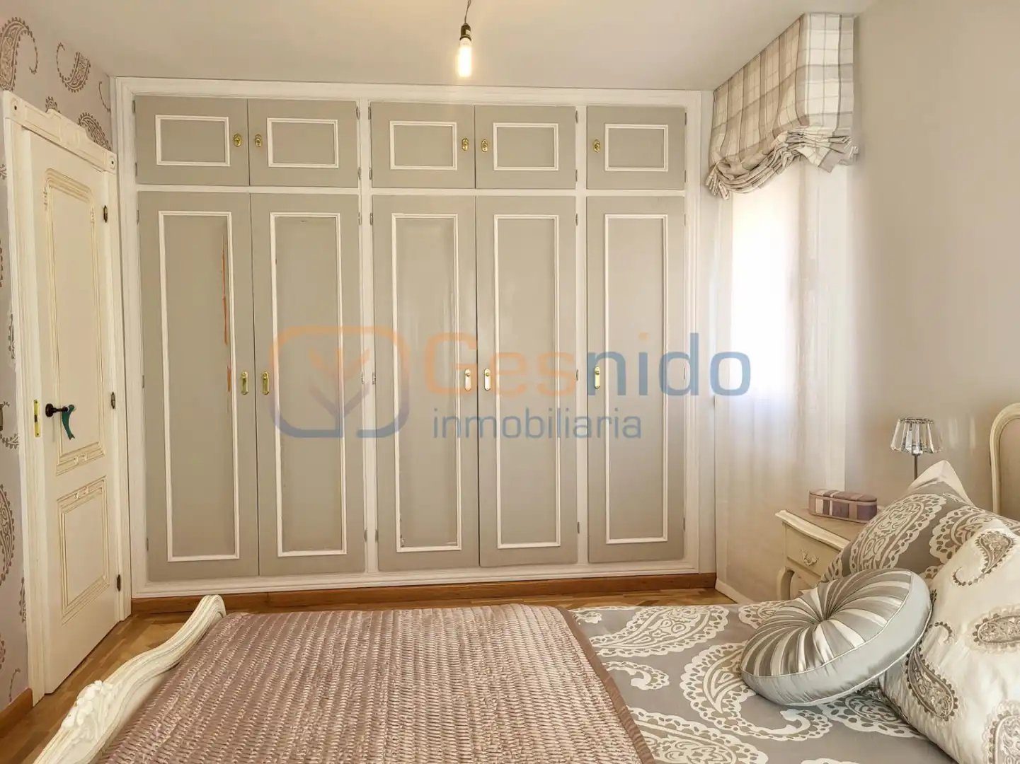 Habitación de Casa adosada en venta en Segovia con Calefacción, Parquet y Trastero