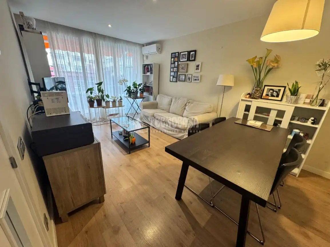 Wohnzimmer von Wohnung zum Verkauf in Barcelona mit Balkon