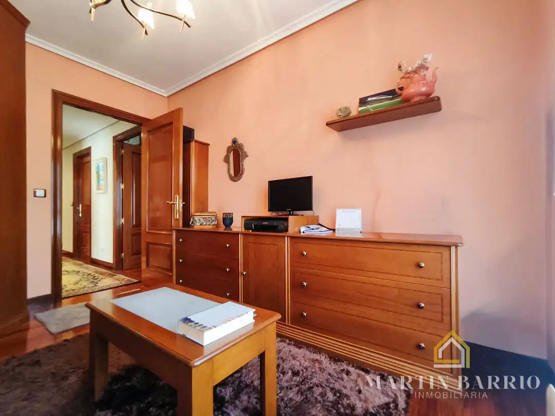 Wohnzimmer von Wohnung zum Verkauf in Muskiz mit Heizung, Privatgarten und Terrasse