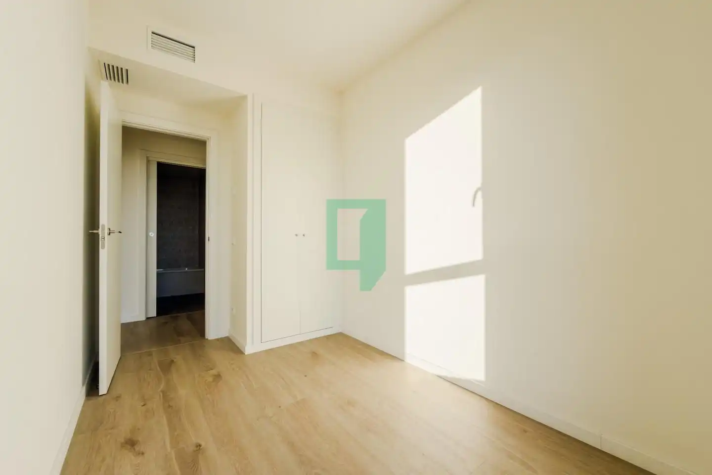 Bedroom of Flat for rent in Badalona  with Air Conditioner and Terrace