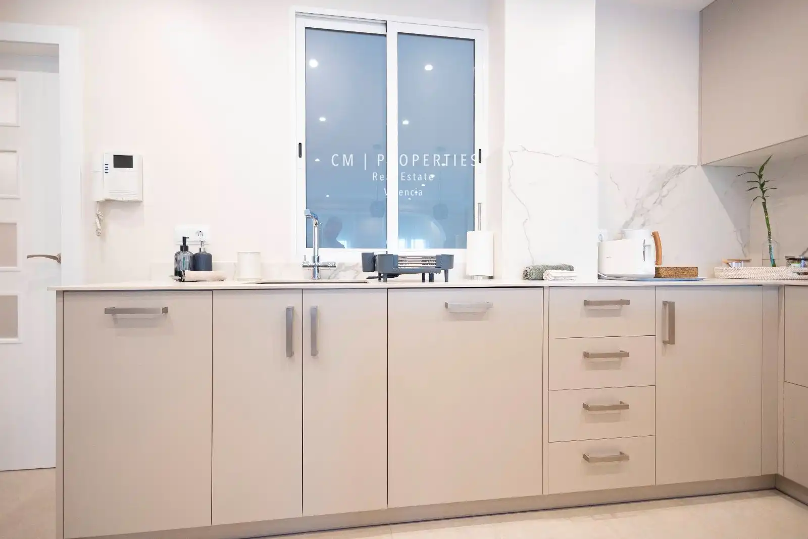 Wohnung zur Miete in Marques del Turia, Gran Via