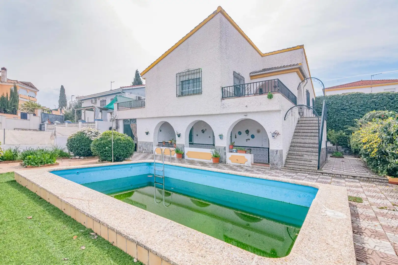 Piscina de Casa o chalet en venta en Peligros con Terraza, Piscina y Amueblado
