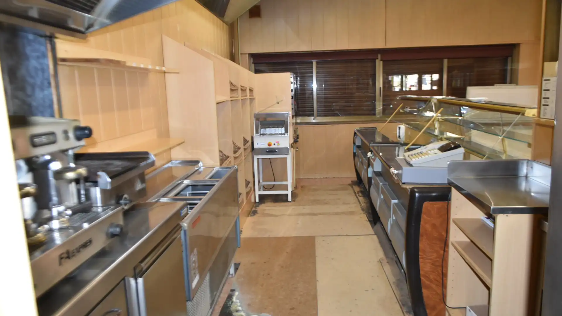 Cocina de Local en venta en Sant Celoni con Aire acondicionado