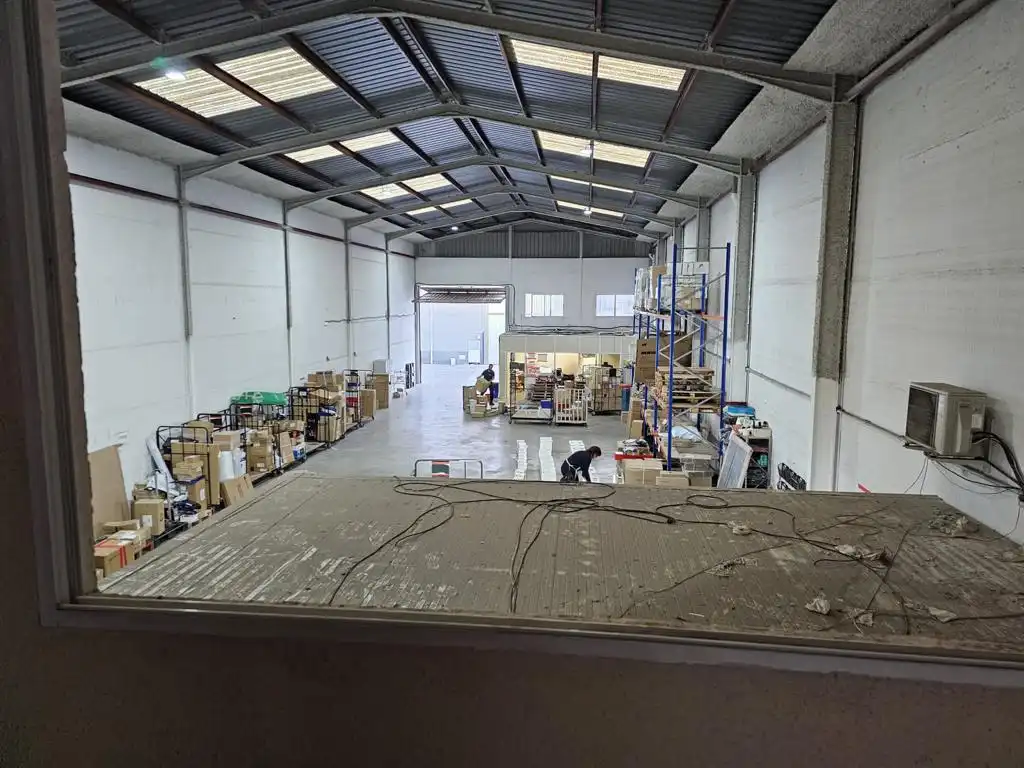 Industrial buildings for rent in Carrer 10, 6, Montepilar