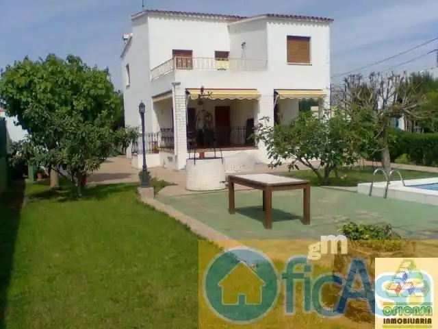 Xalet amb piscina en venda a El Grao