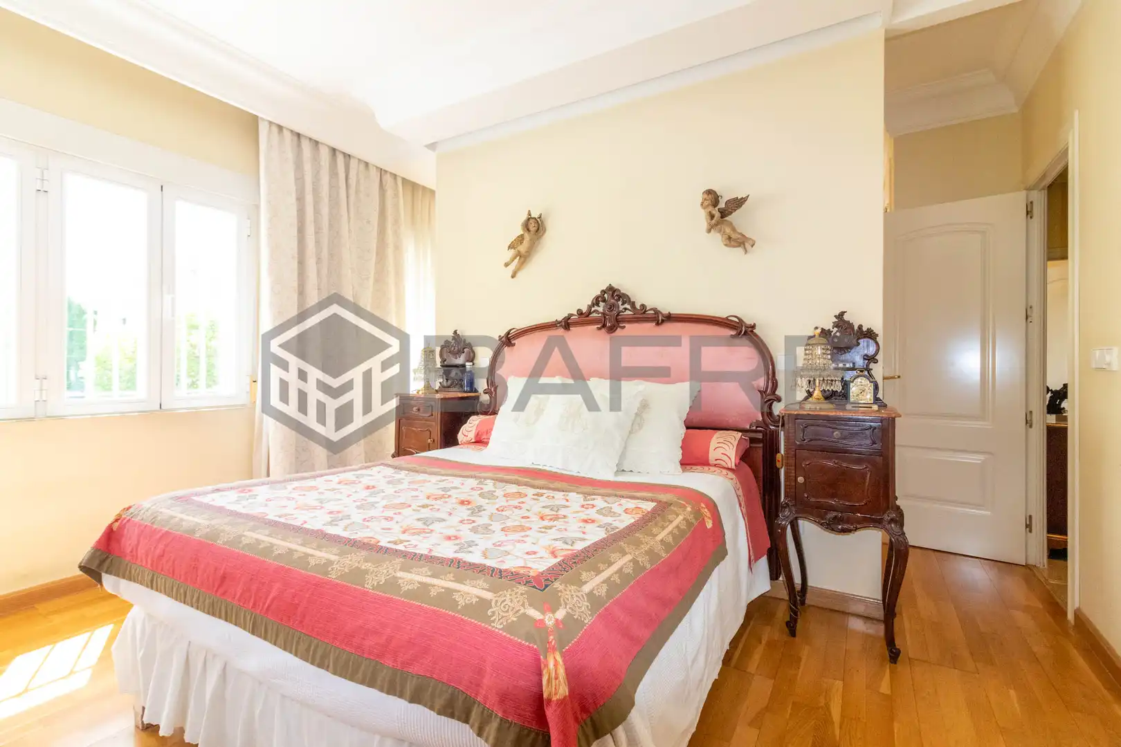 Dormitori de Casa o xalet en venda en Madrid amb Aire condicionat, Calefacció i Jardí privat